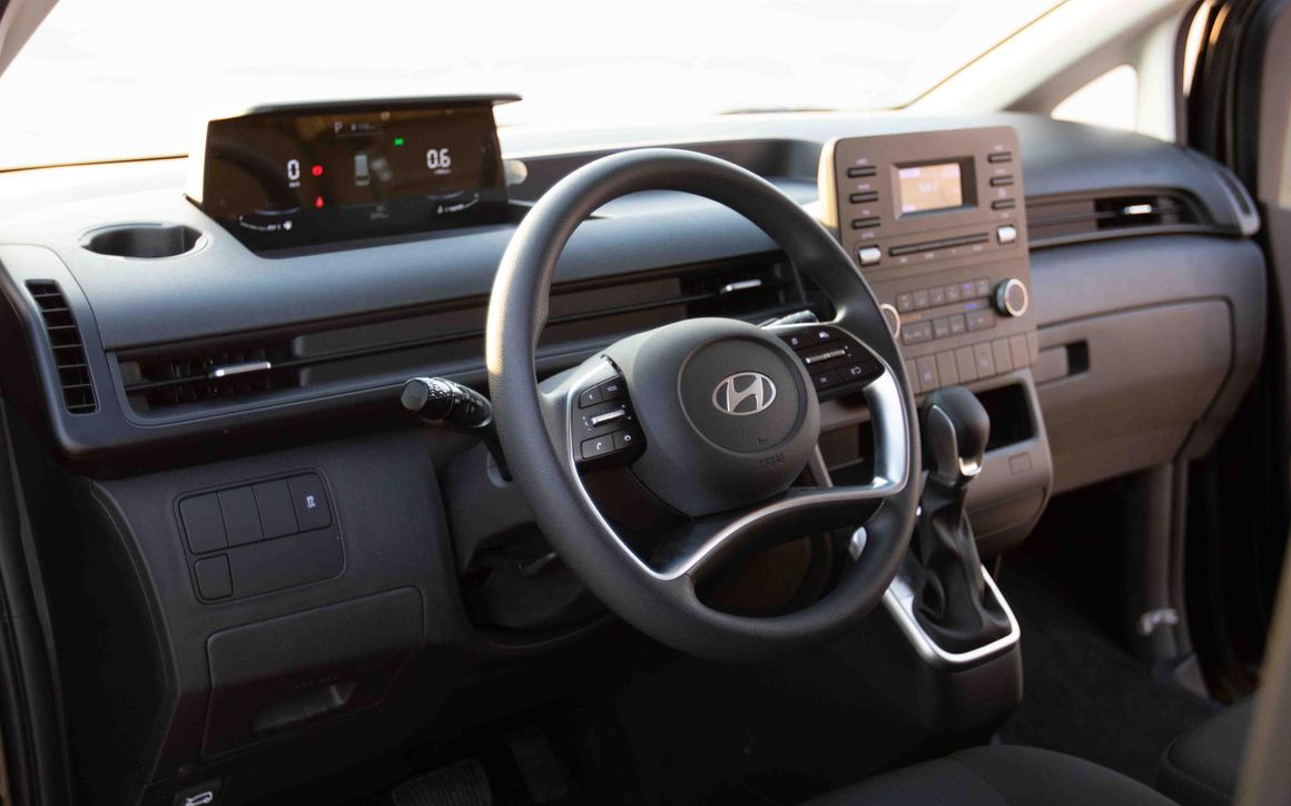 HYUNDAI STARIA - image 10