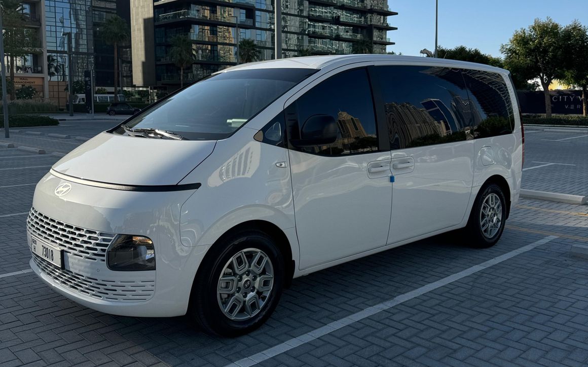 Hyundai Staria - image 1