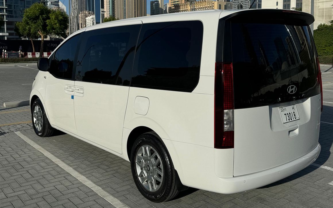 Hyundai Staria - image 5