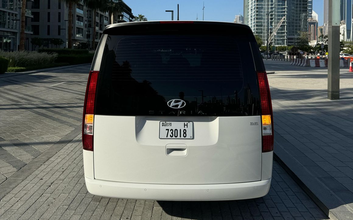 Hyundai Staria - image 6