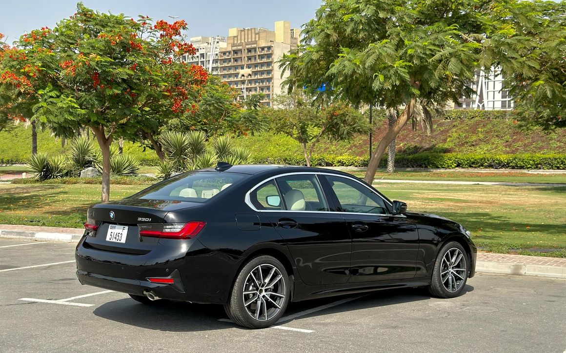 BMW 330I - image 6