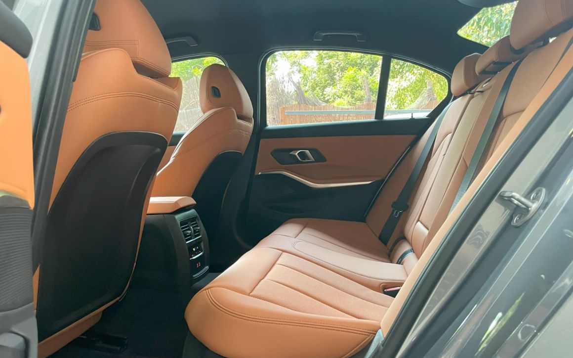 BMW 318i - image 11