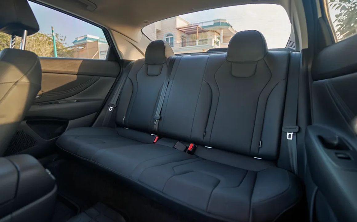 Hyundai Elantra - image 6