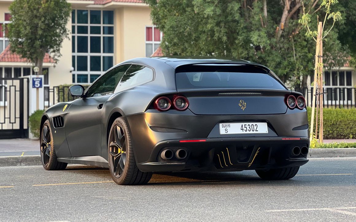 FERRARI GTC4 LUSSO - image 5