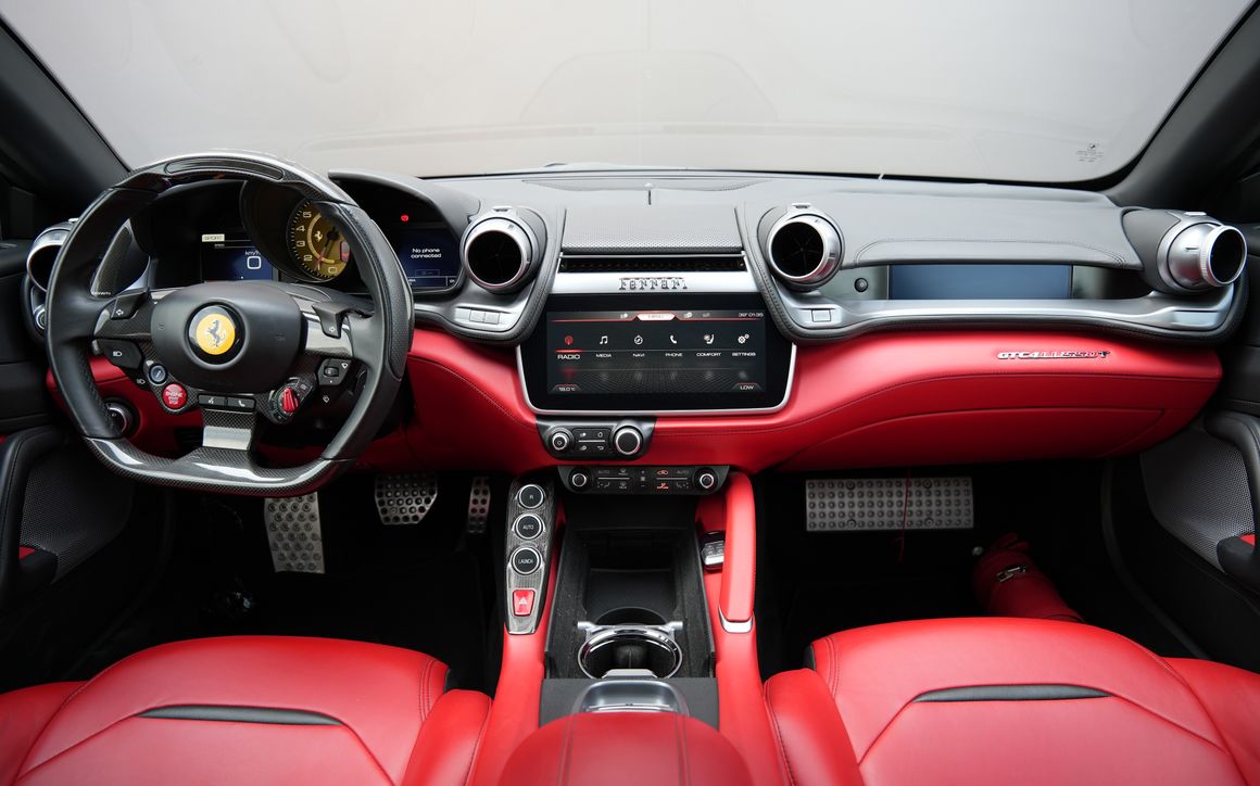 FERRARI GTC4 LUSSO - image 7