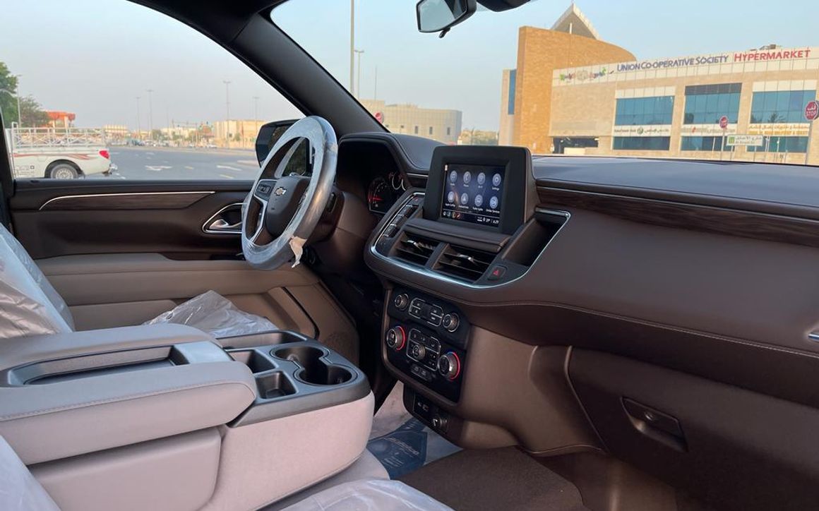 CHEVROLET TAHOE - image 5