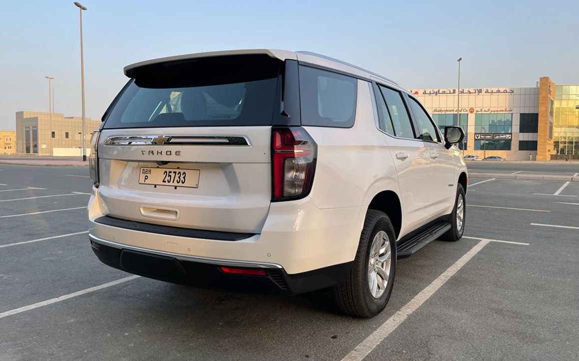 CHEVROLET TAHOE - image 4