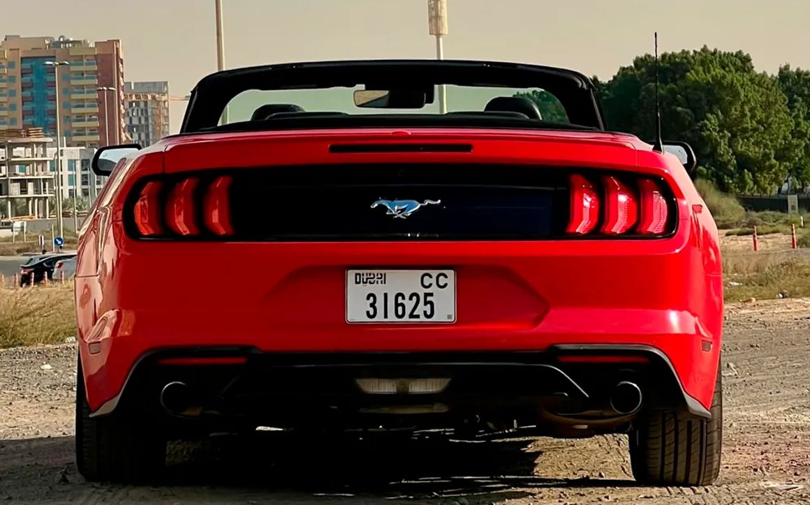 Ford Mustang - image 6