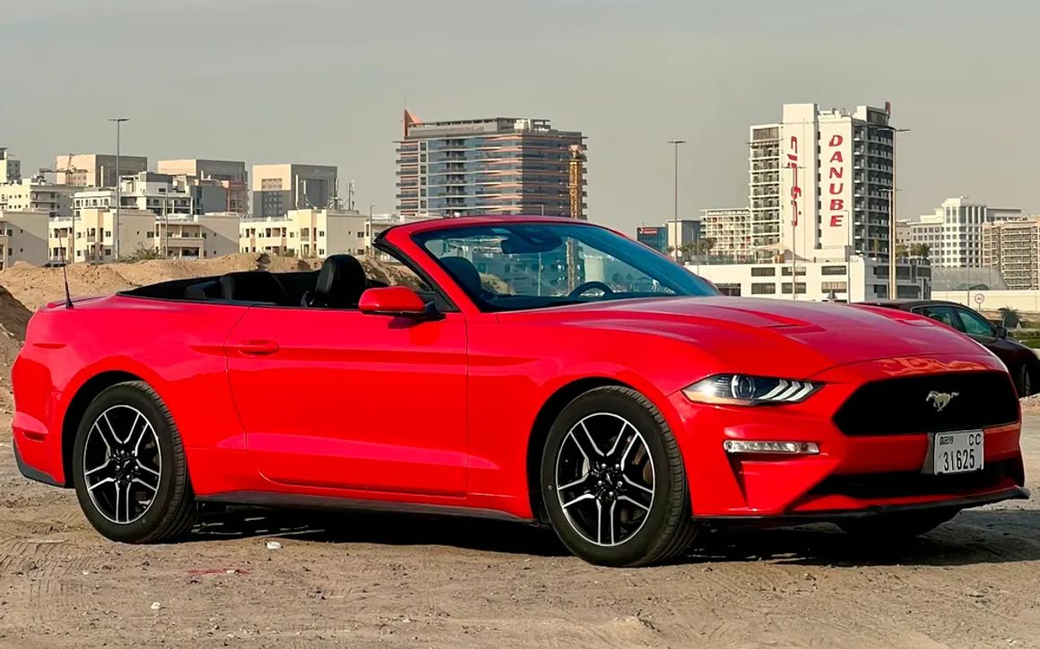 Ford Mustang - image 2