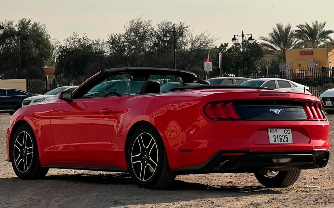 Ford Mustang - image 5