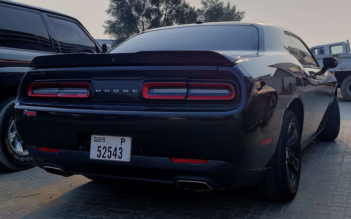 Dodge Challenger - image 7