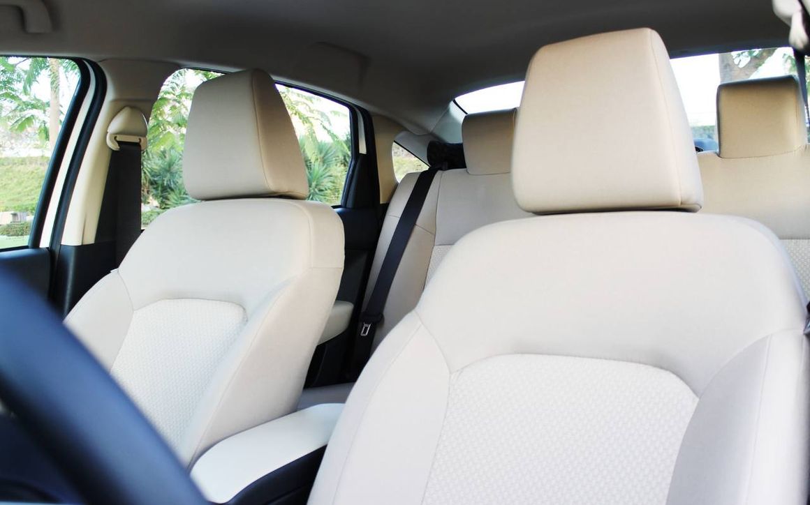 TOYOTA YARIS - image 8