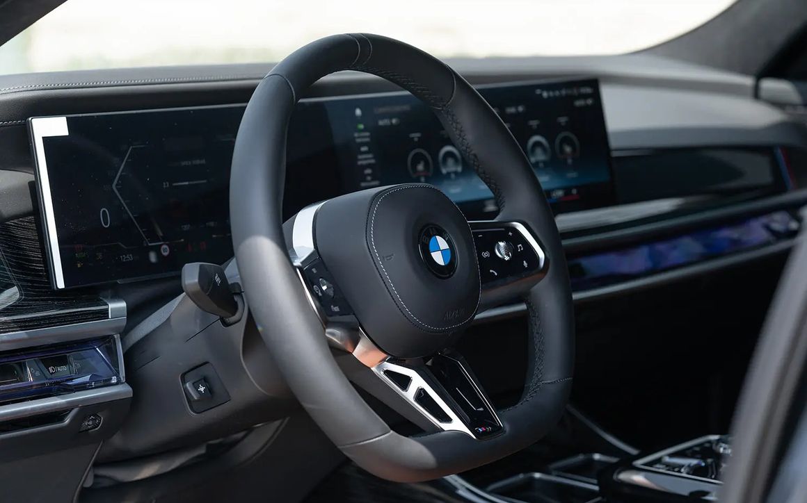 BMW 735i - image 9