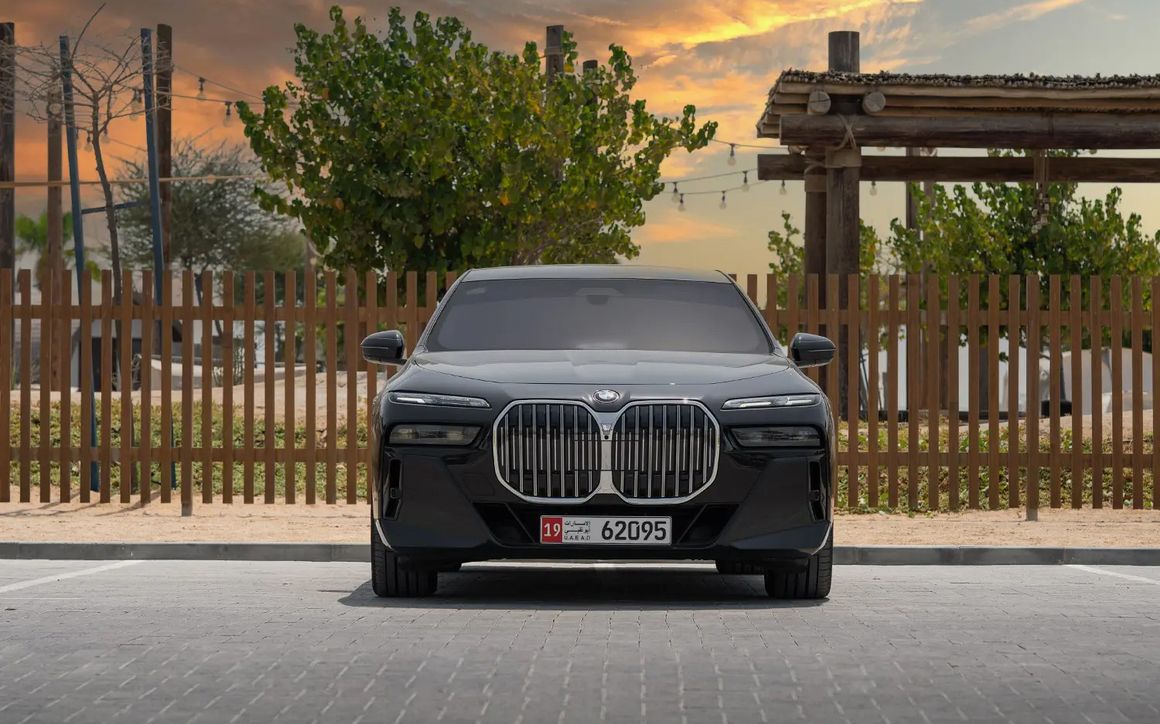 BMW 735i - image 3