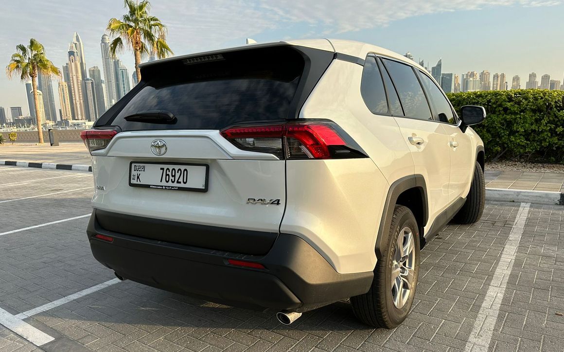 Toyota RAV 4 - image 3