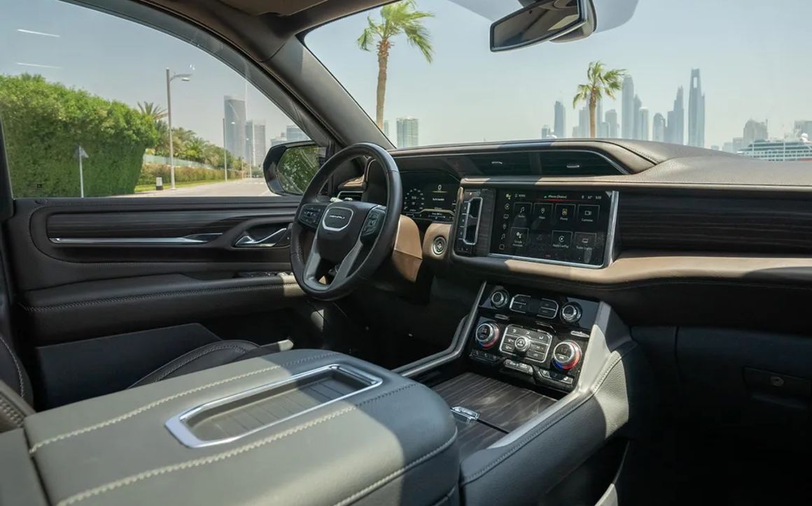 GMC Yukon Denali - image 6