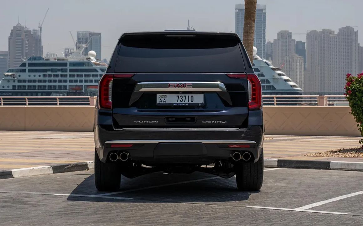 GMC Yukon Denali - image 5