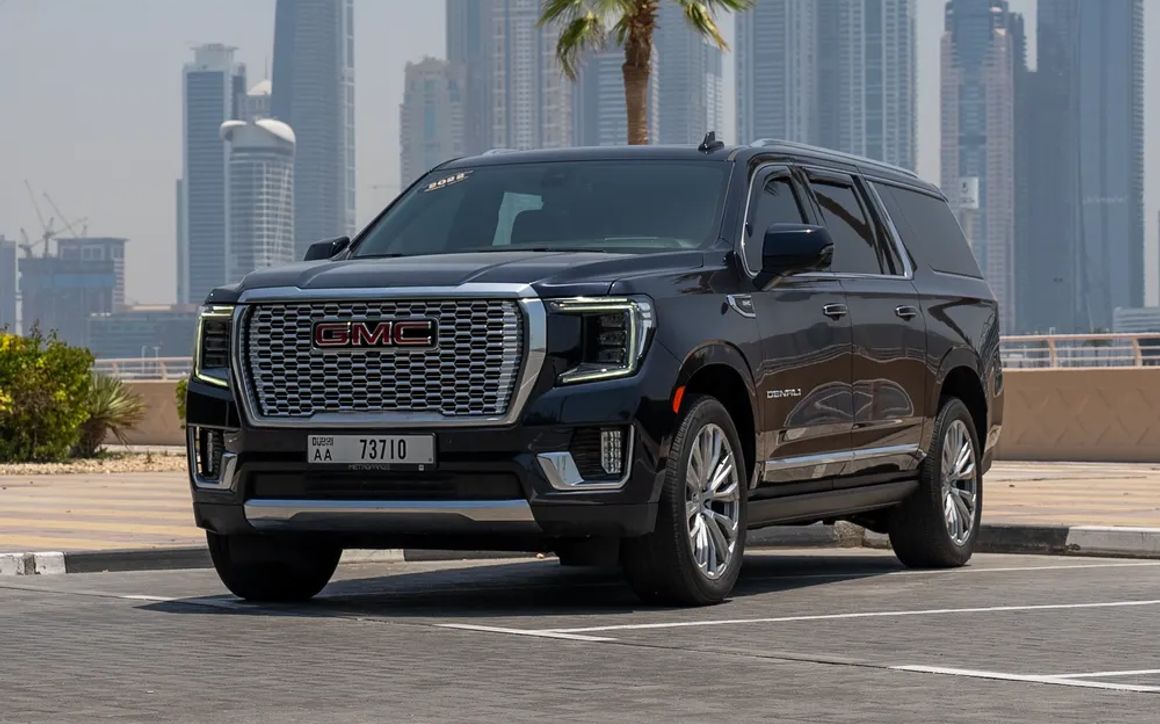 GMC Yukon Denali - image 1