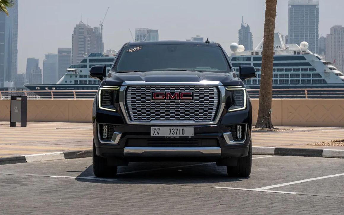 GMC Yukon Denali - image 3