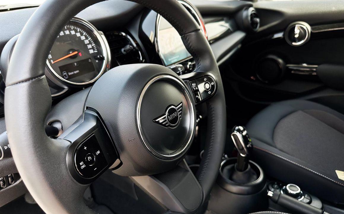 Mini Cooper - image 6