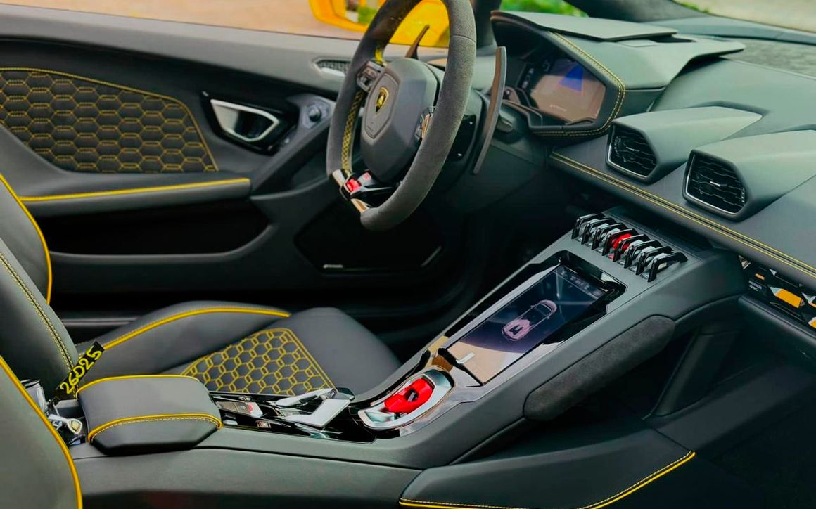 Lamborghini Huracan EVO Spyder - image 7