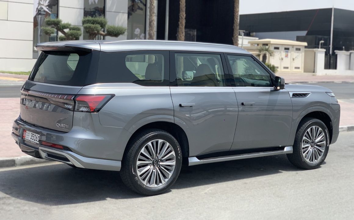INFINITI QX 80 - image 2