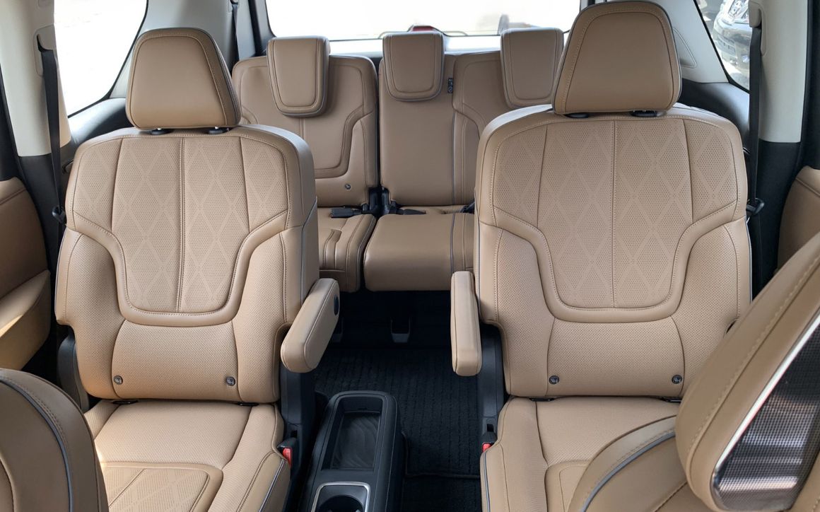INFINITI QX 80 - image 10