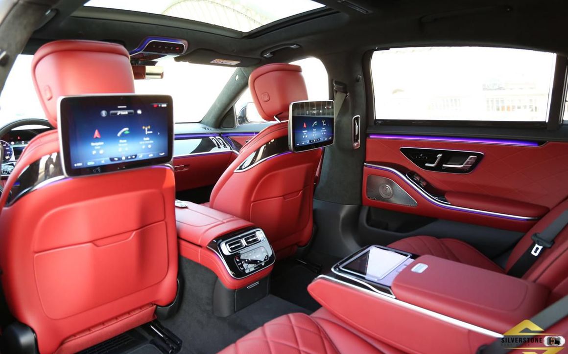 Mercedes Benz S500 Black - image 6