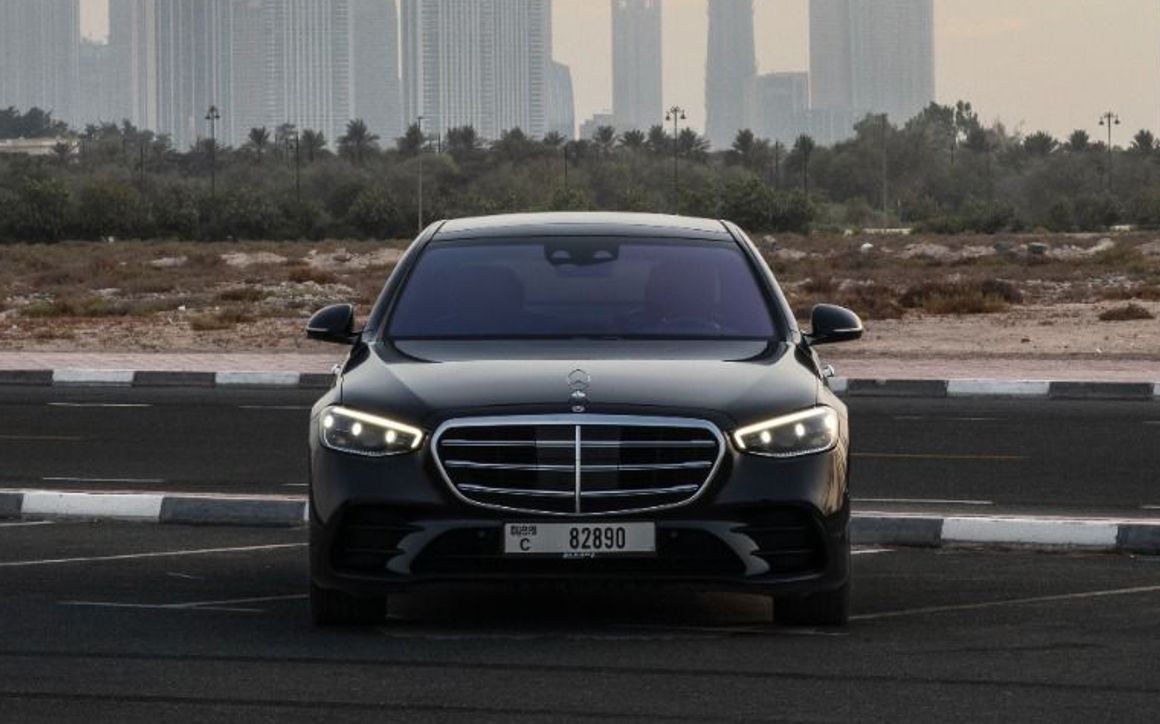 Mercedes Benz S500 Black - image 2