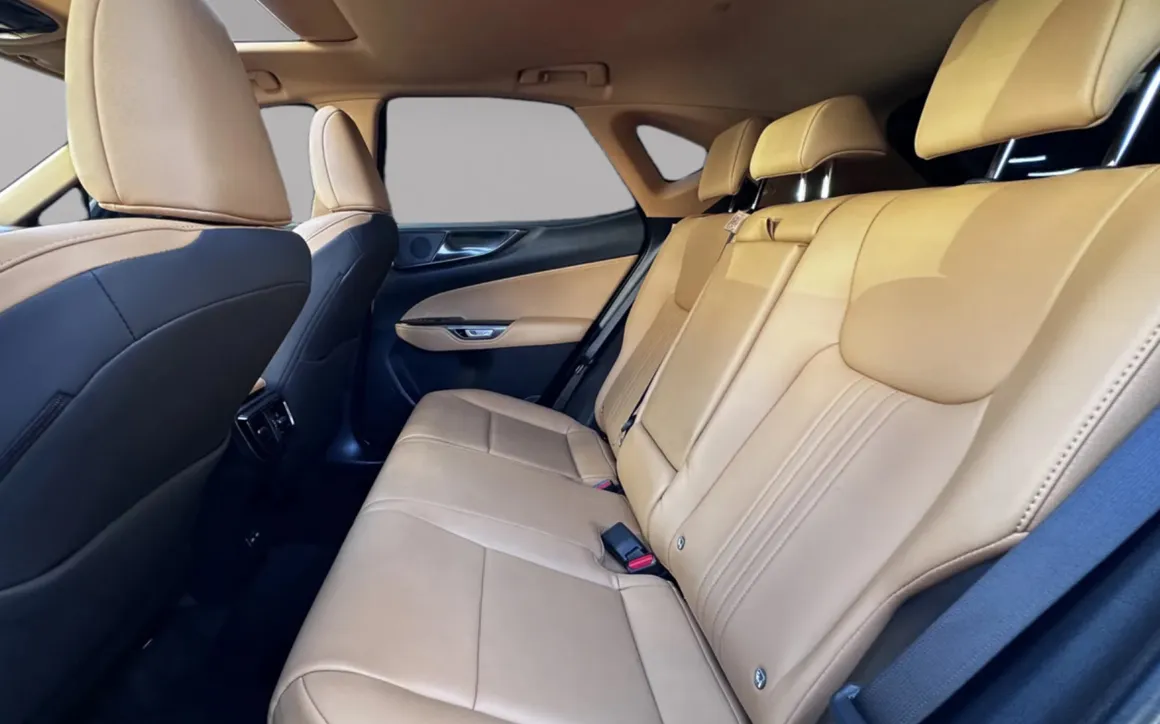 Lexus NX350 - image 8