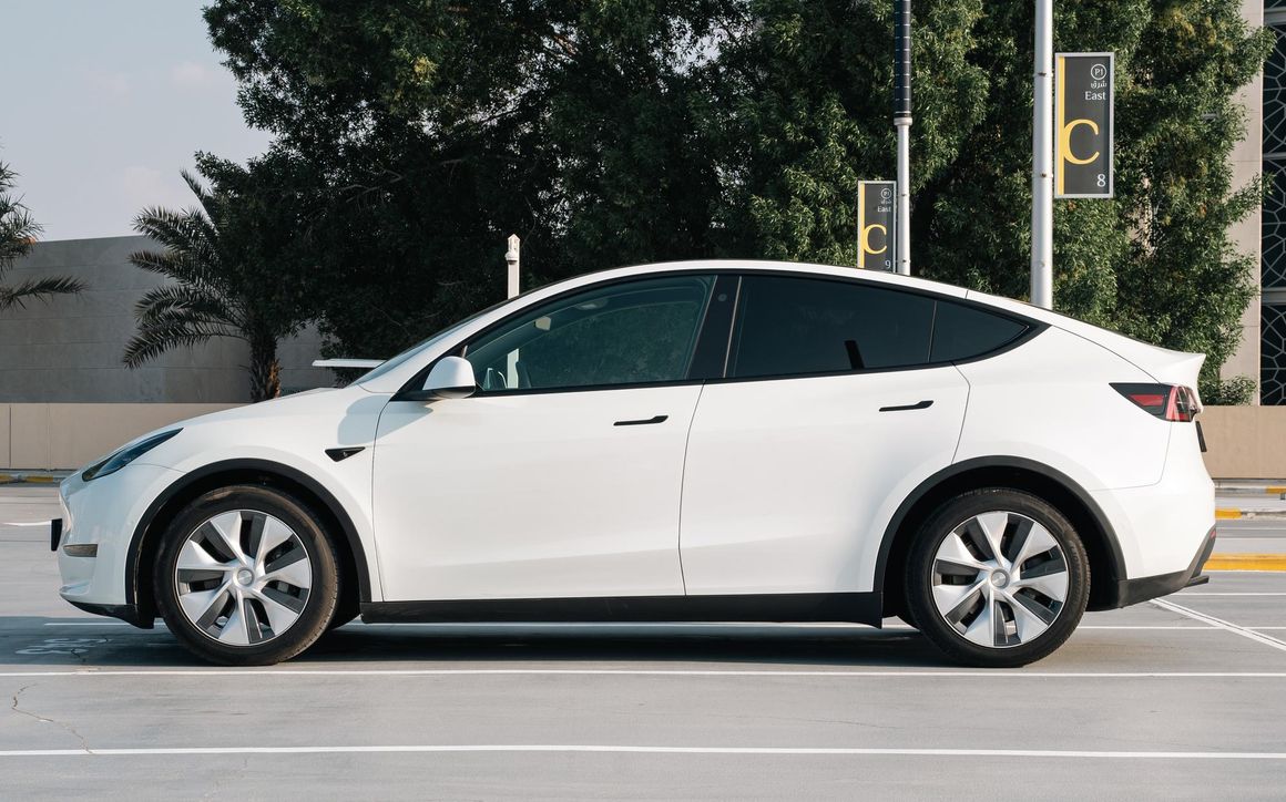 Tesla Model Y - image 2
