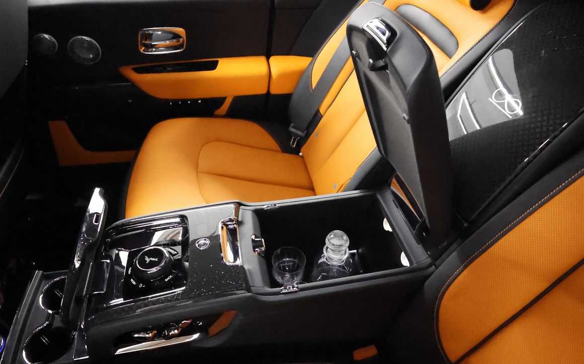 Rolls Royce  BB Cullinan - image 8