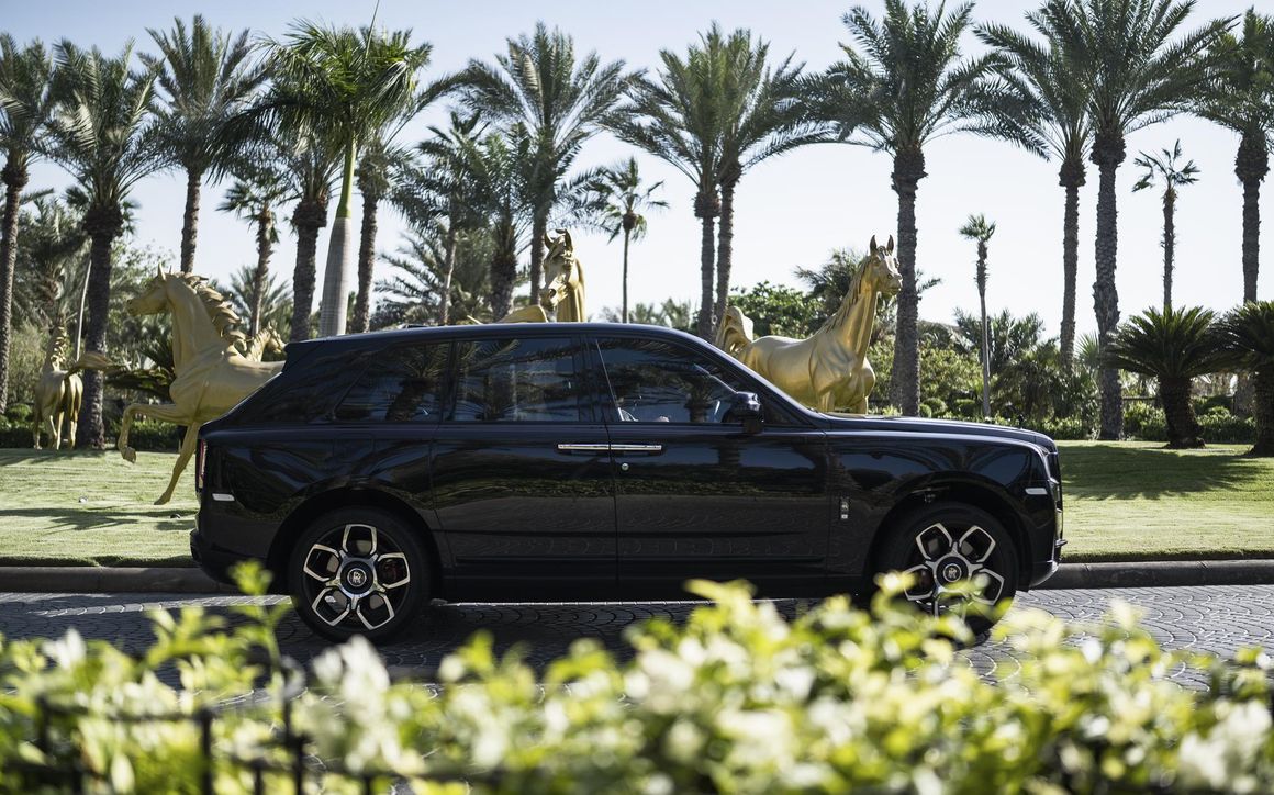 Rolls Royce Cullinan - image 8