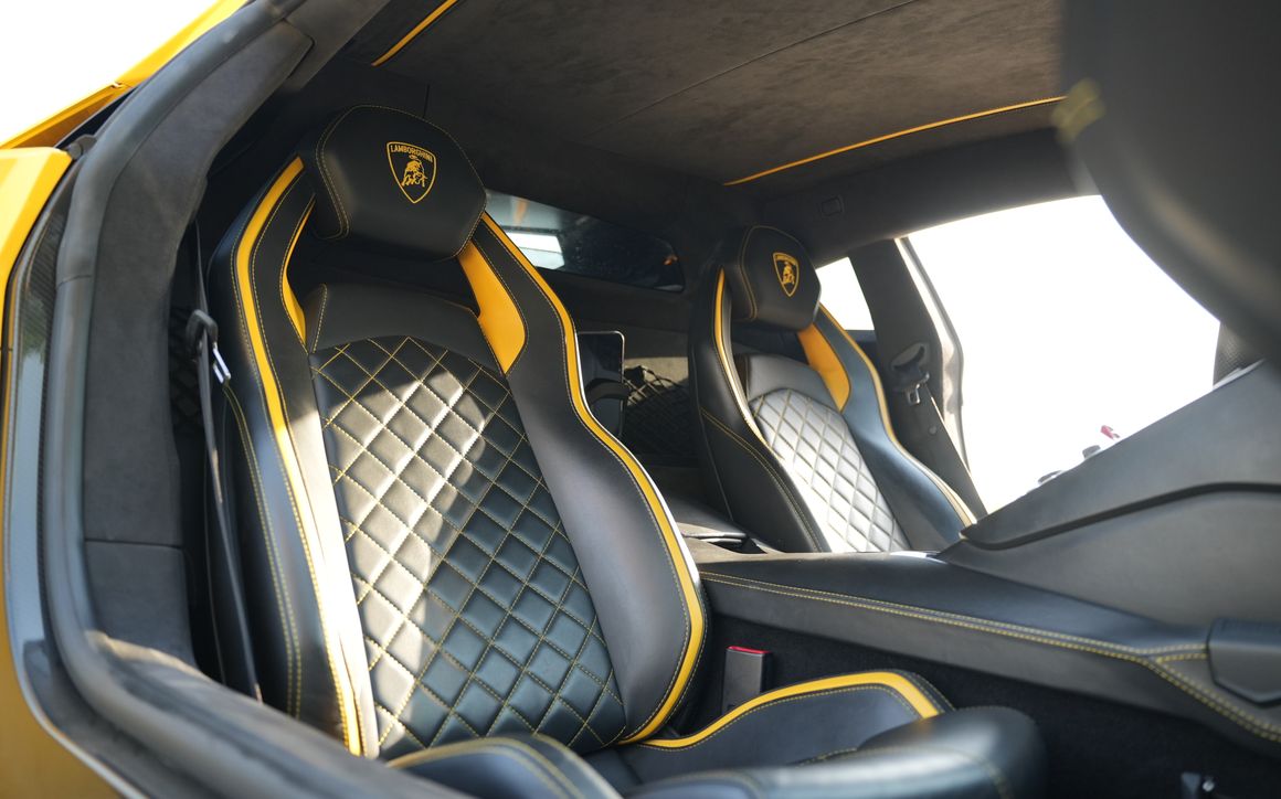 LAMBORGHINI AVENTADOR S - image 8