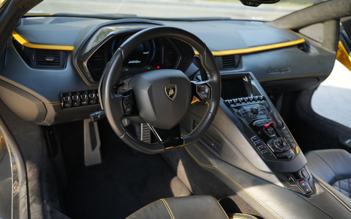 LAMBORGHINI AVENTADOR S - image 7