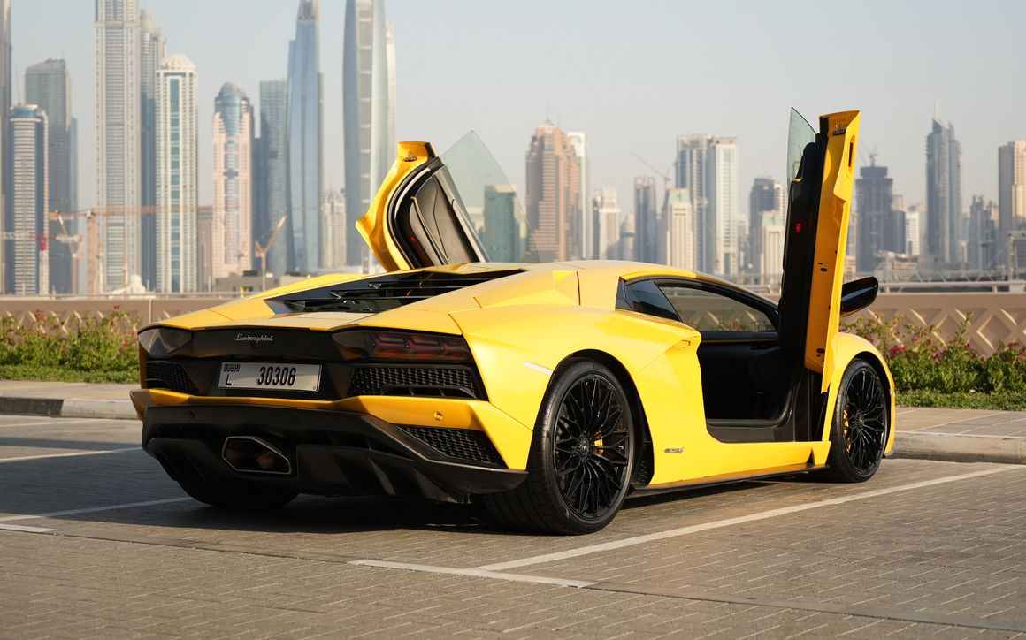 LAMBORGHINI AVENTADOR S - image 5