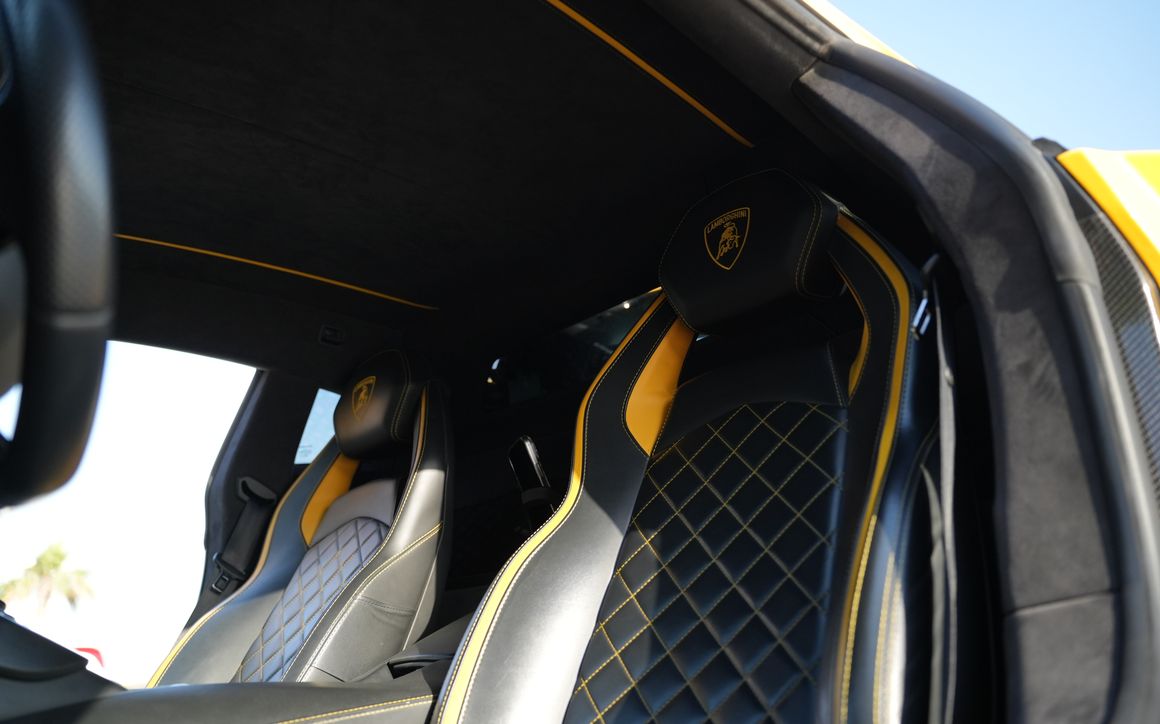 LAMBORGHINI AVENTADOR S - image 9