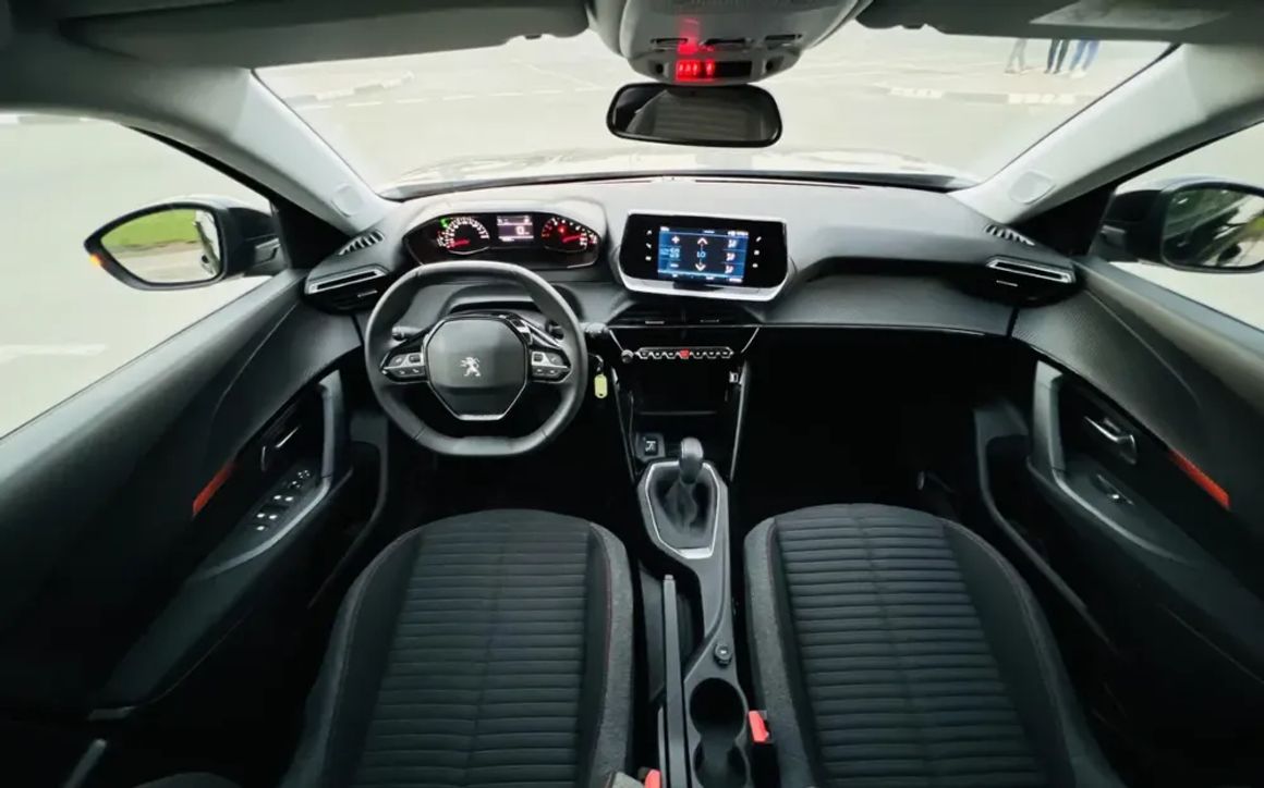 PEUGEOT 2008 - image 7