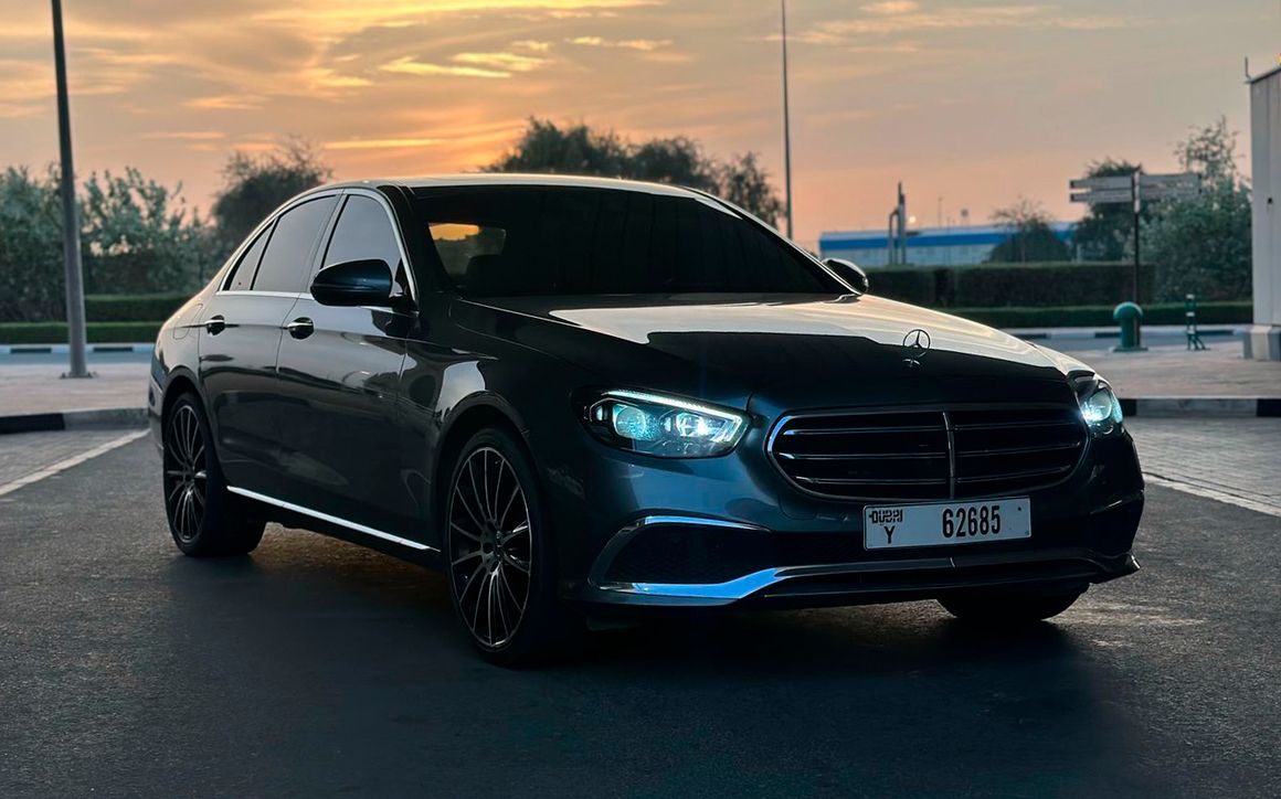 MERCEDES E250 - image 4