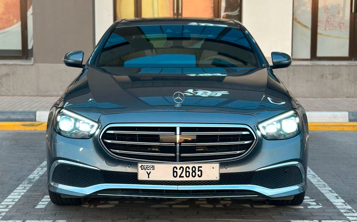 MERCEDES E250 - image 3