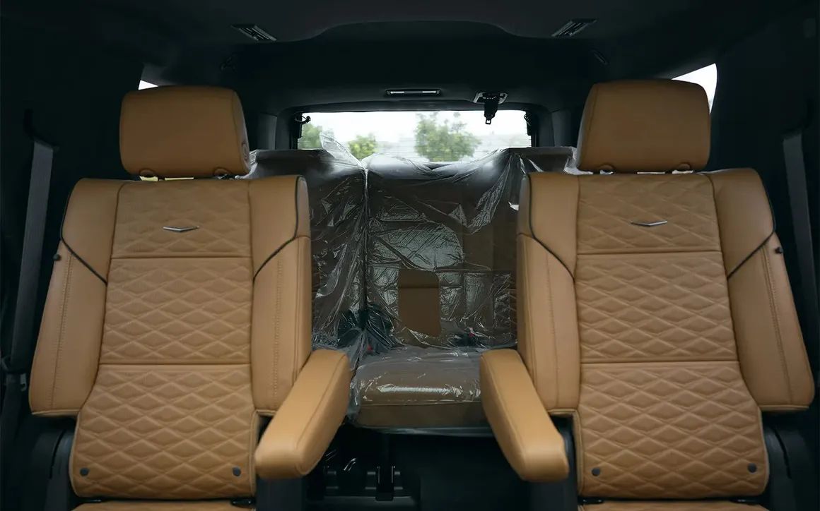 CADILLAC ESCALADE - image 12