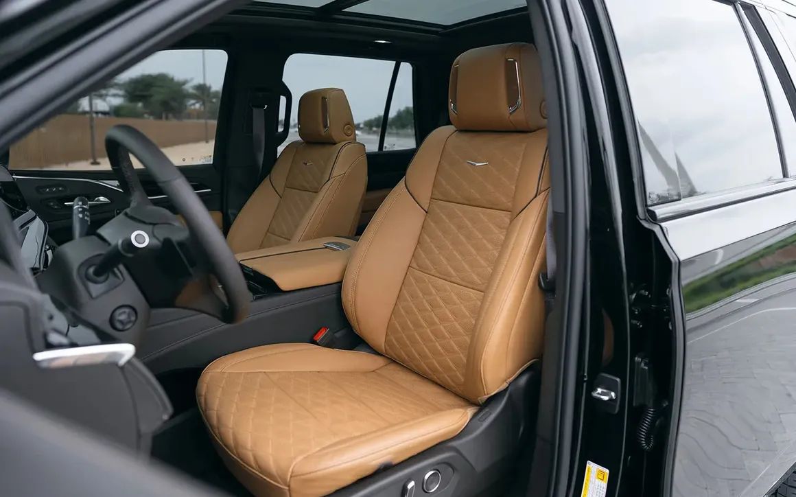 CADILLAC ESCALADE - image 6