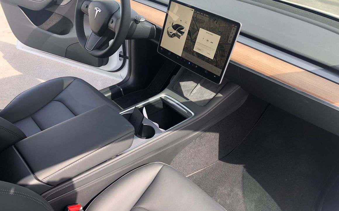 TESLA MODEL Y - image 7