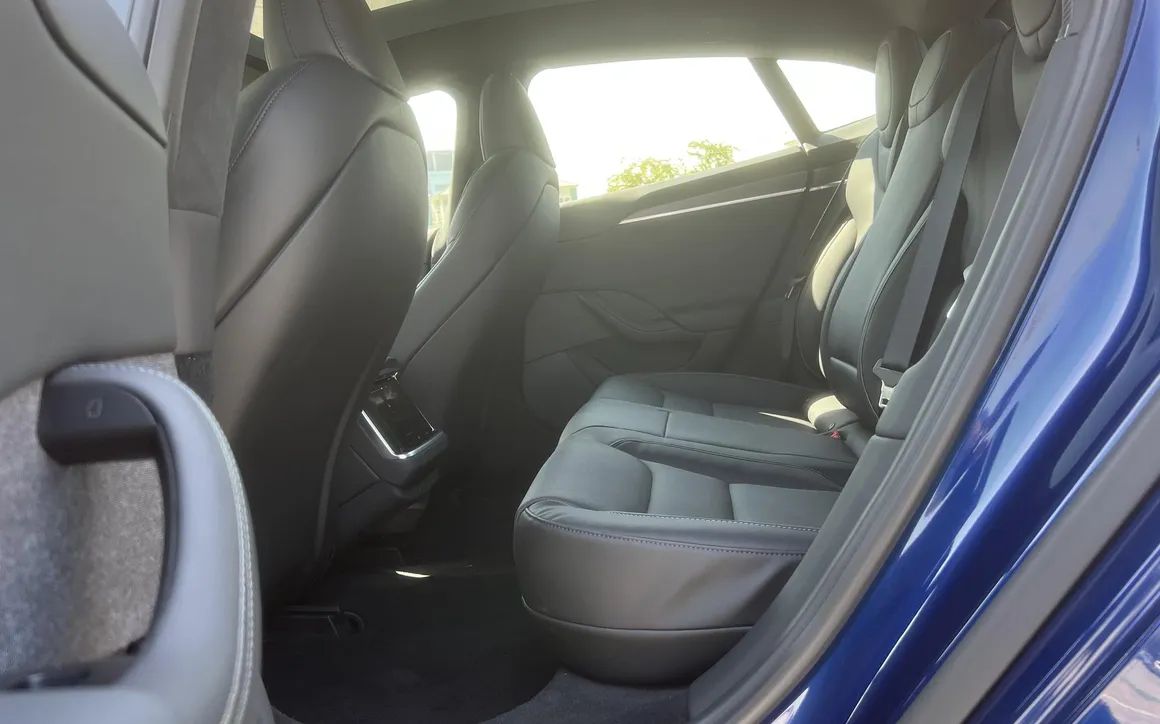 Tesla Model S Plaid - image 13
