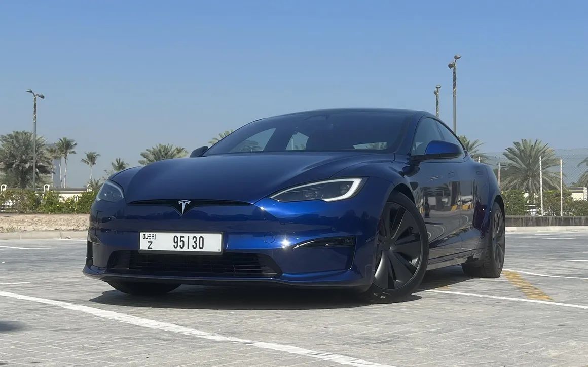 Tesla Model S Plaid - image 1