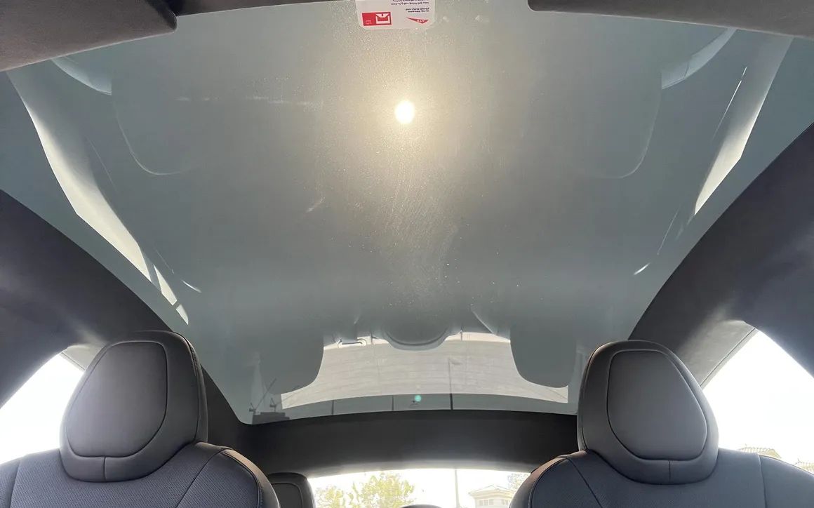 Tesla Model S Plaid - image 14