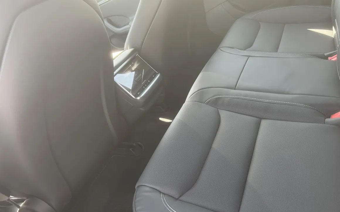 Tesla Model S Plaid - image 12