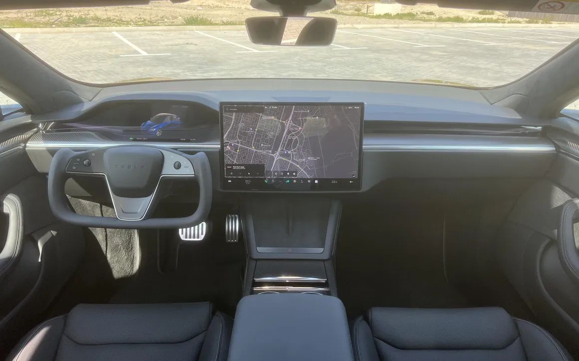 Tesla Model S Plaid - image 10