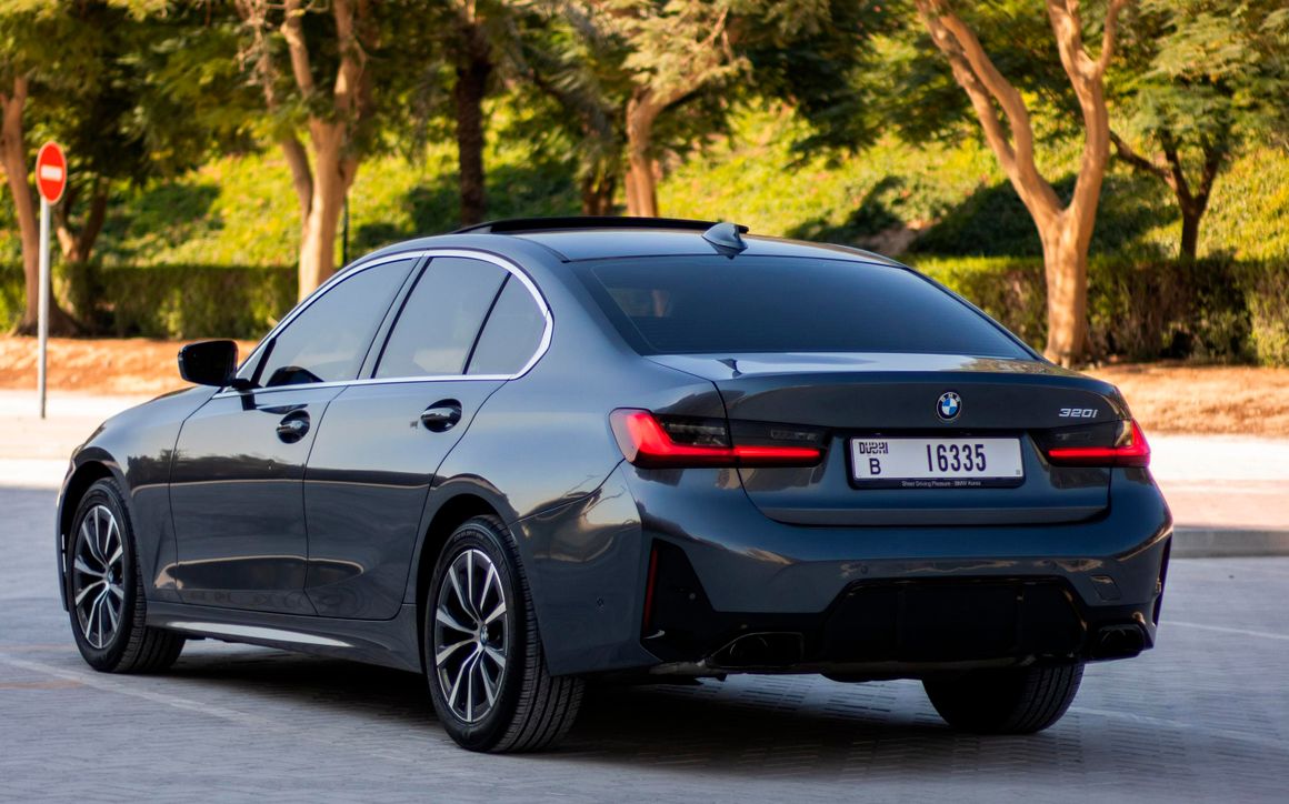BMW 320 I - image 5