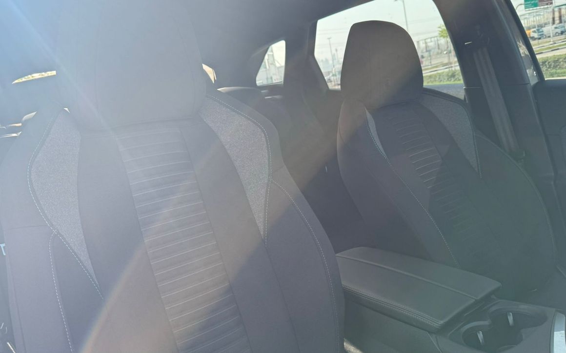 PEUGEOT 3008 - image 6